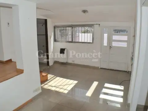 Depto Tipo Casa en Venta en San Telmo, USD 77.000