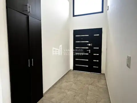 Casa en Venta en El Canton, USD 255.000