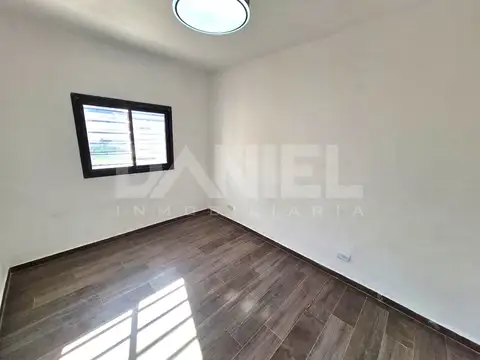 GRAN OFICINA EN PLANTA ALTA | ITUZAINGÓ NORTE CENTRO. ESPACIOS AMPLIOS COMBINADOS CON UBICACIÓN ESTRATÉGICA.