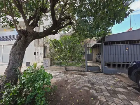 VENTA CASA 3/4 AMB EN SANTOS LUGARES CON JARDIN