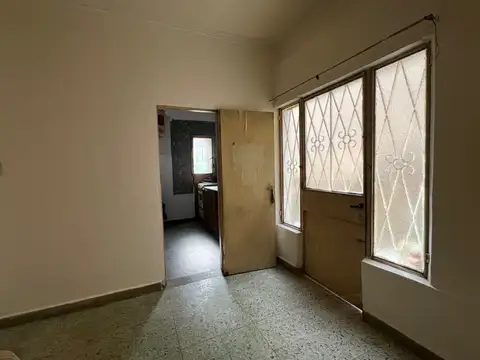 Depto Tipo Casa en Alquiler en Caseros, $ 370.000