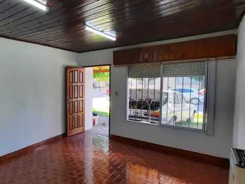 Casa  en Venta en Roque Perez