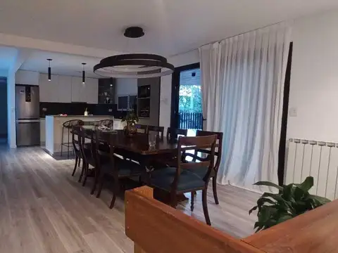 Casa 5 ambientes con 5 baños