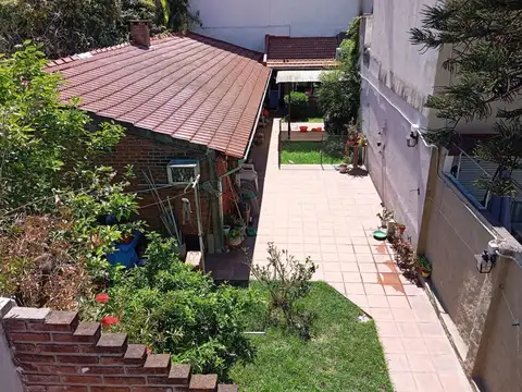Casa en venta – Ideal dos familias Lanus Oeste