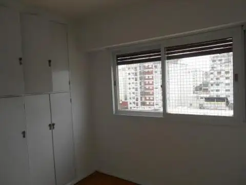 Avenida Hipólito Yrigoyen 3600, Piso 8