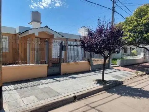 CASA EN VENTA EN BARRIO PANAMERICANO