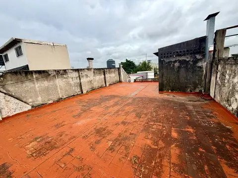 Ph 3amb con patio y terraza piso unico en Villa Devoto a Refaccionar