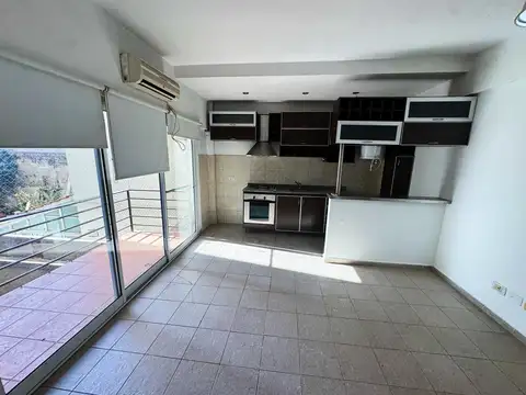 Departamento con cochera en alquiler en San Fernando