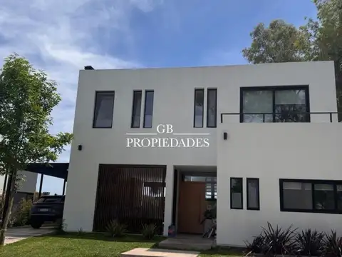 Venta de Casa en Santa Lucia, Pilar del Este