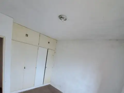 TORRES AV. MITRE AL 3600 2 AMBIENTES 44 m2 MUY BUEN ESTADO