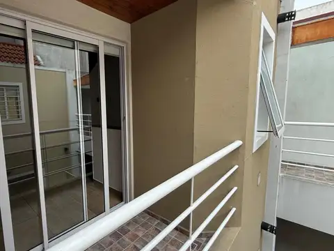 Depto Tipo Casa en Alquiler de 1 dormitorio