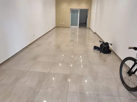 Local en Alquiler en Capitan Bermudez, $ 380.000