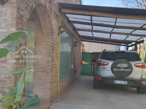 LOCAL COMERCIAL en esquina - GALERIA FRENTE A INDIO CUA - LUIS BERNARDEZ 100