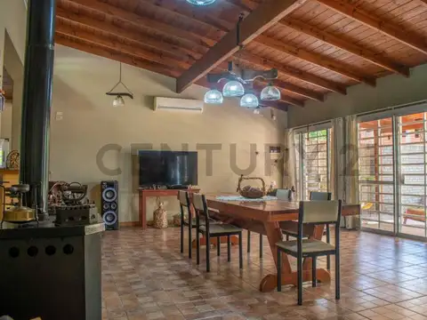 659 entre 18bis y 19, Casa en Venta, Villa Garibaldi.-