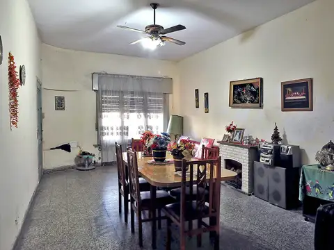 Casa 4 ambientes con 1 baño