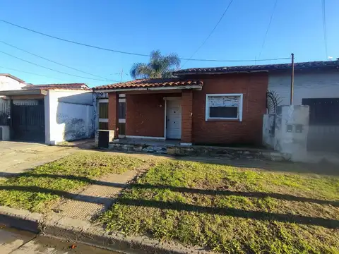 Casa en Venta en Villa Santos Tesei, USD 58.000