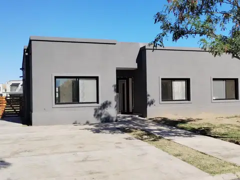 Casa en Venta, 5 Ambientes, en Barrio Islas, El Cantón, Escobar, GBA Norte