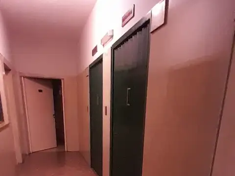Piedras 100, Piso 1