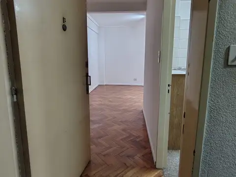 Av. Luis M. Campos 300