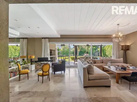 VENTA CASA AYRES DE PILAR