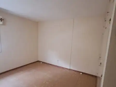 Depto Tipo Casa 4 ambientes con 1 baño