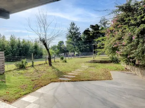 Depto Tipo Casa en Alquiler de 3 ambientes