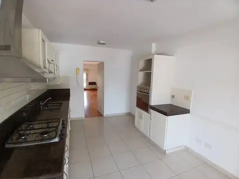 Departamento 5 ambientes con 2 baños