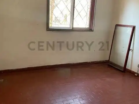 Ciudad de la Paz 100, Piso PB