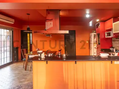 Casa 5 ambientes con 3 baños