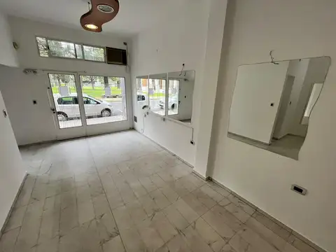 Local comercial en alquiler planta baja a la calle Rioja 2000 Rosario