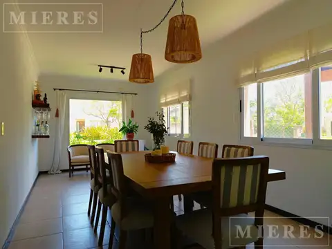 Casa 7 ambientes con 3 baños