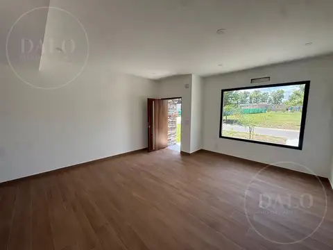 Casa en Venta en Pilar del Este - Santa Lucia, USD 175.000