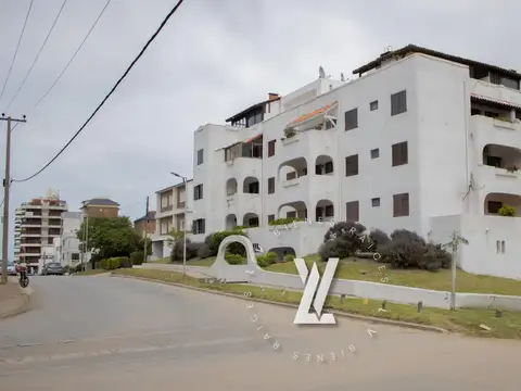 Departamento 2 ambientes c/cochera en venta en Pinamar centro