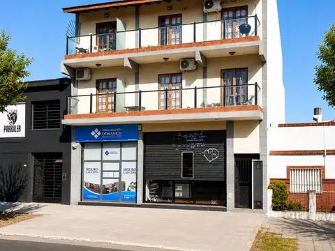 DEPARTAMENTO 3 AMB CON DOBLE BALCON. ESCUCHA OFERTA.