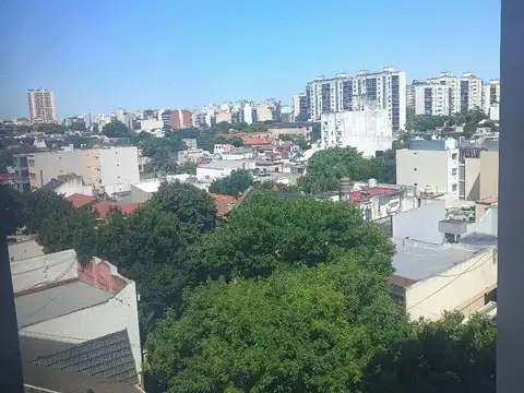 DEPARTAMENTO DE 2 AMB A METROS DE AV CARABOBO Y DIRECTORIO SUBTE Y MEDIOS DE TRANSPORTE