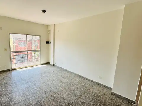 Departamento en Alquiler en Villa Ballester, $ 700.000