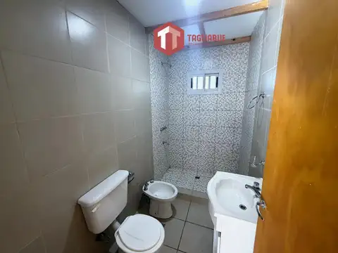 Casa 9 ambientes con 3 baños