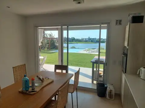 Casa en alquiler a laguna barrio San Matias Escobar
