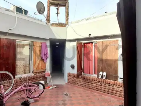 Casa 8 ambientes con 8 baños