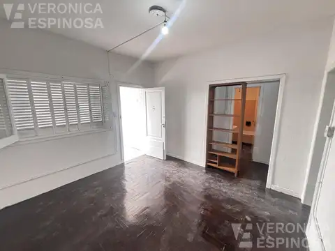 Casa de tres ambientes en venta en Ramos Mejia