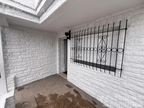 Casa en Alquiler en Ramos Mejía, $ 950.000