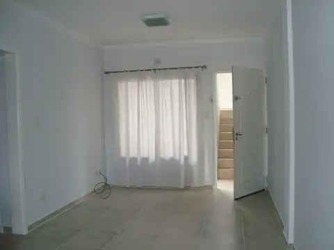 Sáenz Peña 700, Piso 1