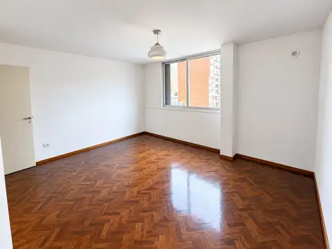 Departamento 2 dormitorios con  cochera - Zona Monumento