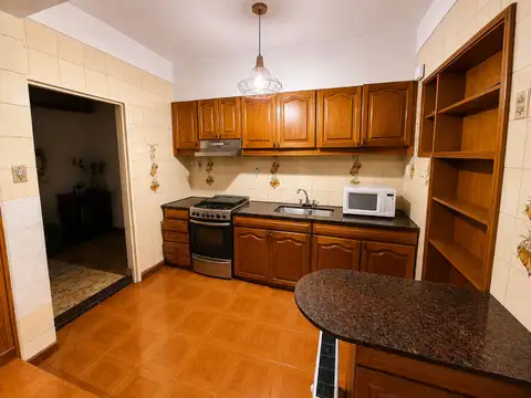 Casa 6 ambientes con 3 baños