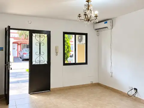 Casa 3 ambientes con 2 baños