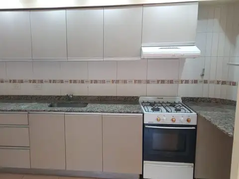 Departamento en Alquiler en Parque Chas, $ 650.000