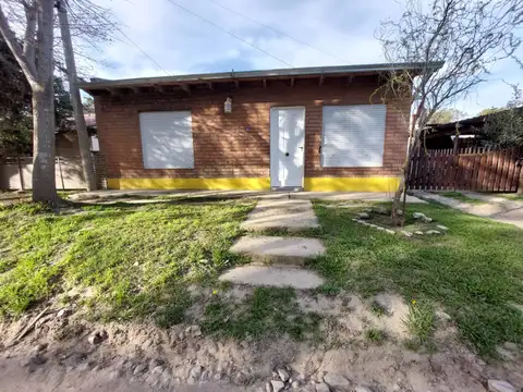 Casa y 4 cabañas en venta.