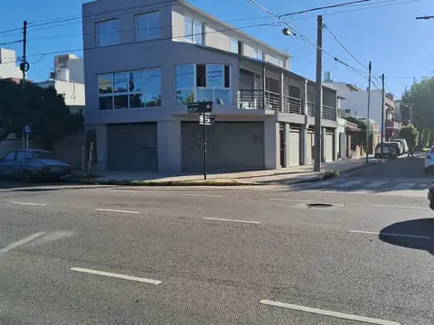 A ESTRENAR! EN ESQUINA
