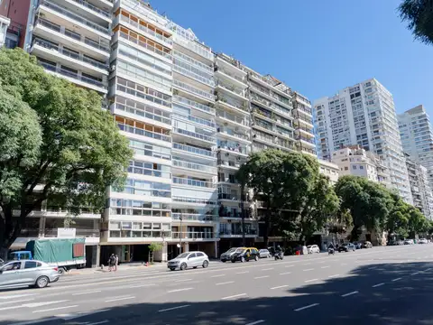 Departamento 4 ambientes en venta con terraza y jardin ingles 