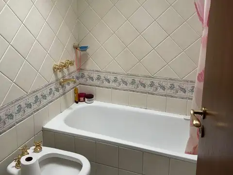 CHALET A LA VENTA EN BARRIO NAON